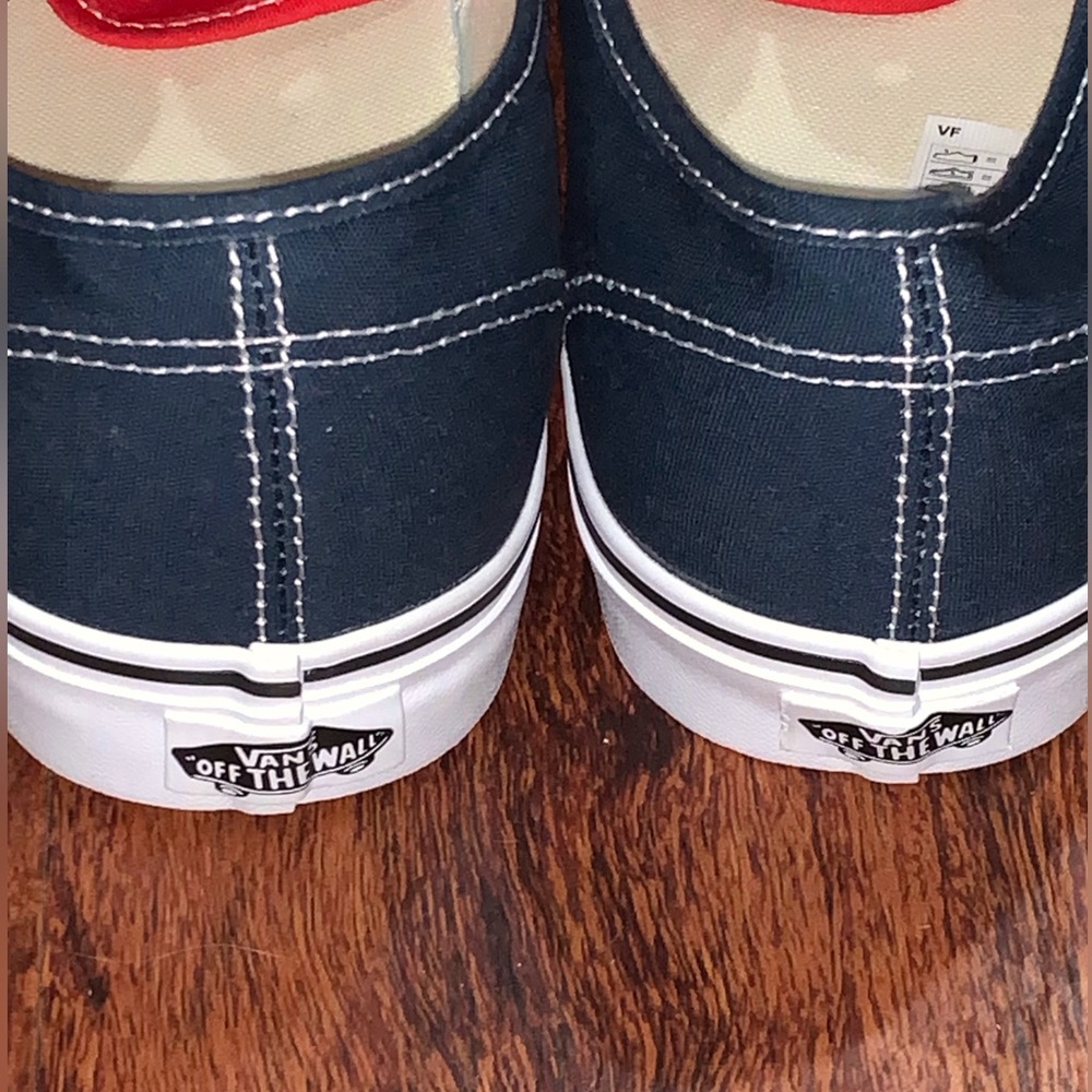 Vans - Picture 8 of 13